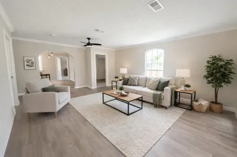 5108 Clay Street Houston TX 77023