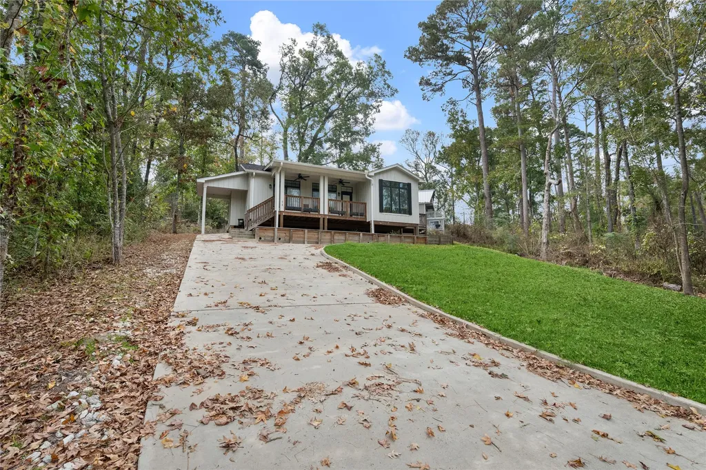 71 White Oak Street Point Blank TX 77364
