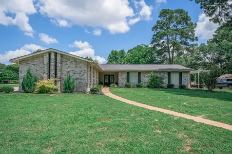 317 E Robinwood White Oak TX 75693