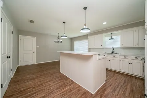 317 E Robinwood White Oak TX 75693