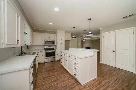 317 E Robinwood White Oak TX 75693