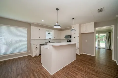 317 E Robinwood White Oak TX 75693