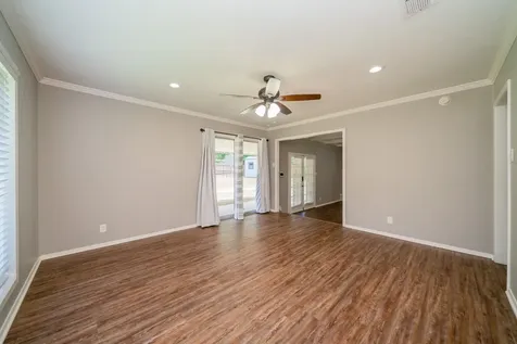 317 E Robinwood White Oak TX 75693