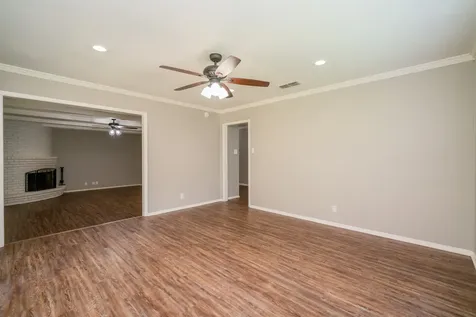 317 E Robinwood White Oak TX 75693