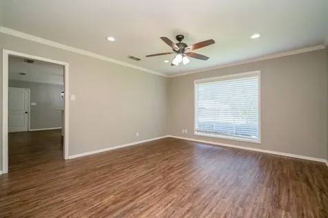 317 E Robinwood White Oak TX 75693