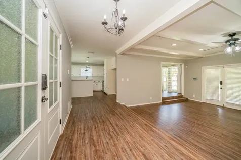 317 E Robinwood White Oak TX 75693