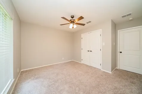 317 E Robinwood White Oak TX 75693