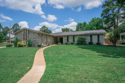 317 E Robinwood White Oak TX 75693