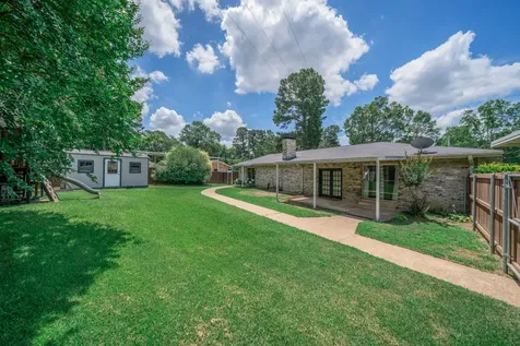 317 E Robinwood White Oak TX 75693