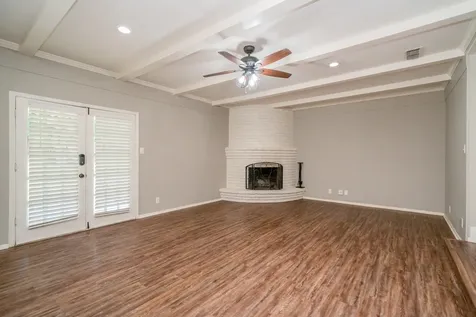 317 E Robinwood White Oak TX 75693