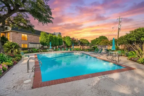 1601 S Shepherd Drive 243 Houston TX 77019
