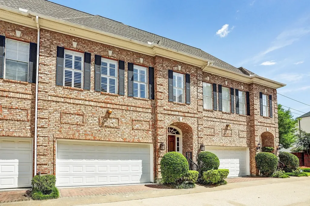 1933 Woodbury Street Houston TX 77030