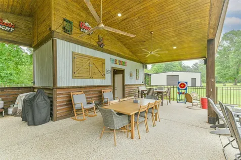306 County Road 3997 Cleveland TX 77328