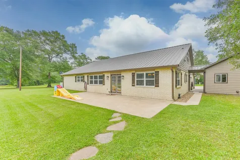 306 County Road 3997 Cleveland TX 77328