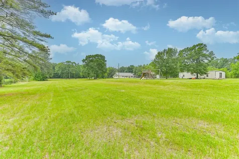 306 County Road 3997 Cleveland TX 77328
