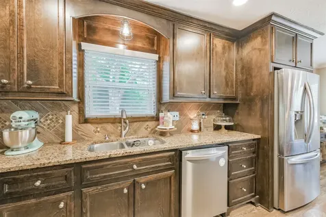 306 County Road 3997 Cleveland TX 77328