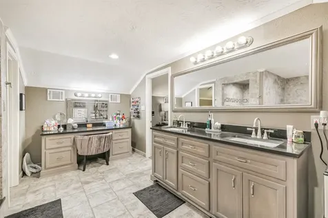 306 County Road 3997 Cleveland TX 77328