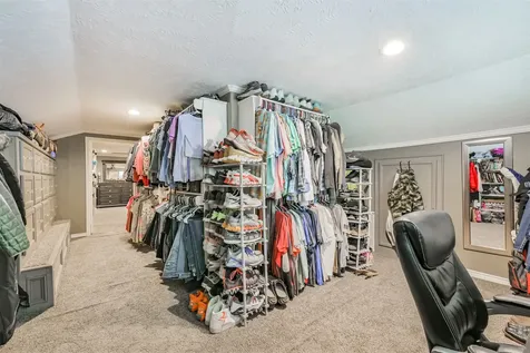 306 County Road 3997 Cleveland TX 77328