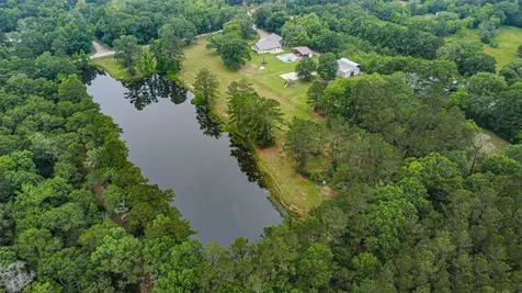 306 County Road 3997 Cleveland TX 77328