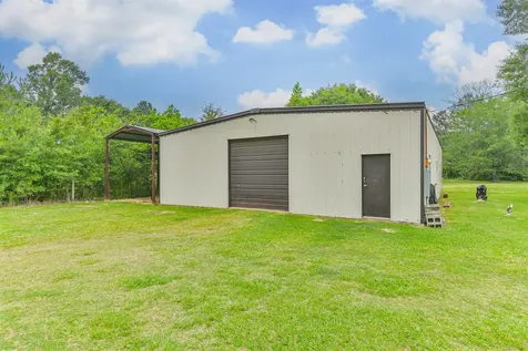 306 County Road 3997 Cleveland TX 77328