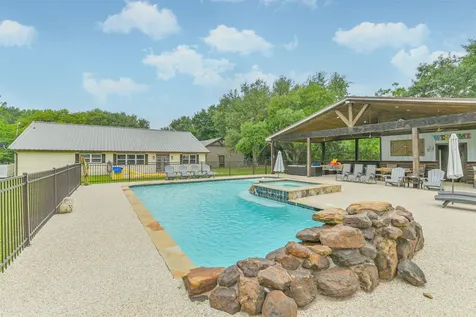 306 County Road 3997 Cleveland TX 77328