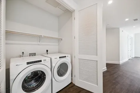 2000 Hughes Landing 339 The Woodlands TX 77380