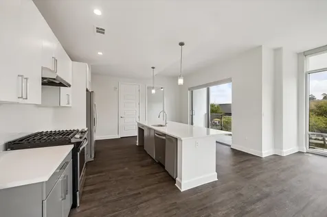 2000 Hughes Landing 339 The Woodlands TX 77380