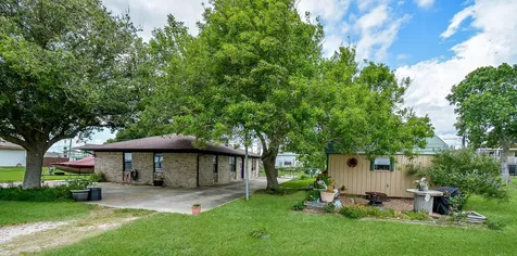 1495 W Bayshore Drive Palacios TX 77465