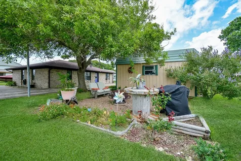 1495 W Bayshore Drive Palacios TX 77465