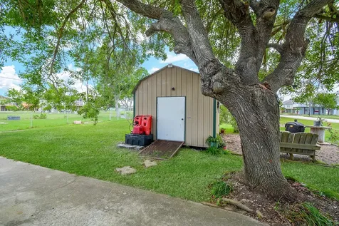 1495 W Bayshore Drive Palacios TX 77465