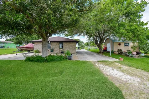 1495 W Bayshore Drive Palacios TX 77465