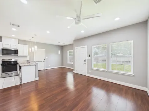 9214 Firnat Street Houston TX 77016