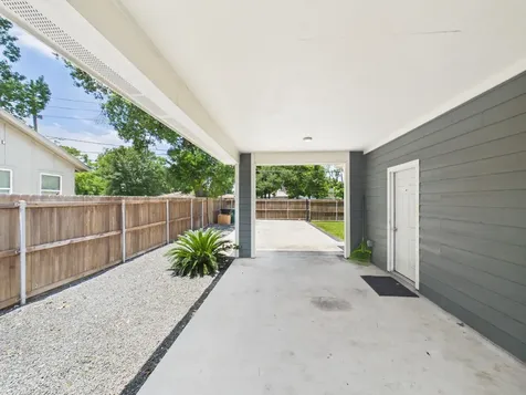 9214 Firnat Street Houston TX 77016