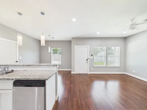 9214 Firnat Street Houston TX 77016