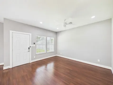 9214 Firnat Street Houston TX 77016