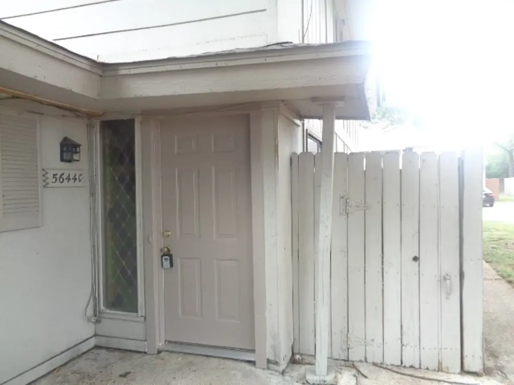 5644 Birchmont Drive C Houston TX 77091