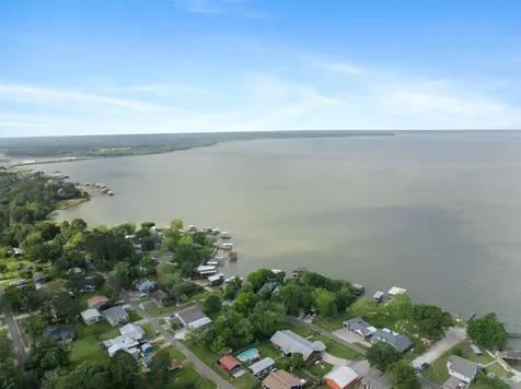 183 Lakeview Drive S Livingston TX 77351