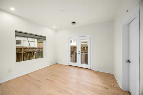 5632 Kiam Street C Houston TX 77007