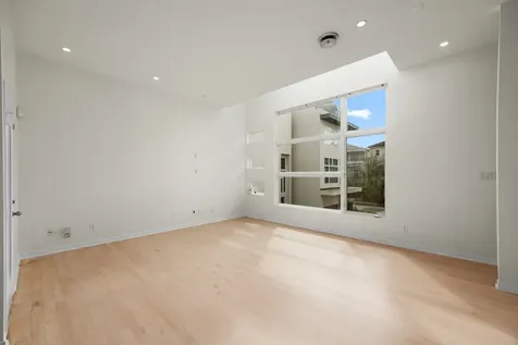 5632 Kiam Street C Houston TX 77007