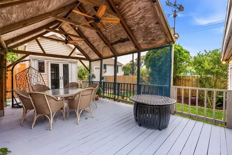 3826 Avenue O 1/2 Galveston TX 77550