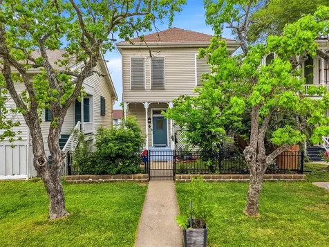 3826 Avenue O 1/2 Galveston TX 77550