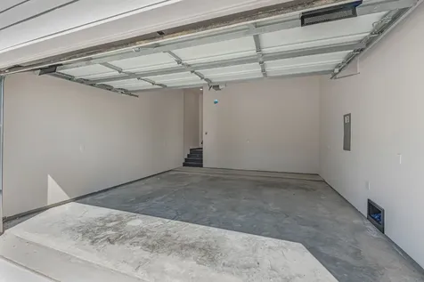 123 Amundsen Street B Houston TX 77009