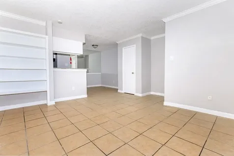 10301 Sandpiper Drive 22-252 Houston TX 77096