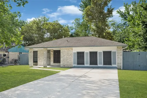 7026 Hedgewood Street Houston TX 77016