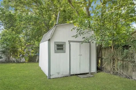 7026 Hedgewood Street Houston TX 77016