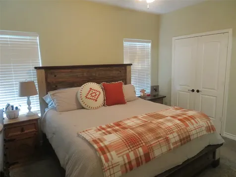 422 E Hunting Tower Run Conroe TX 77316