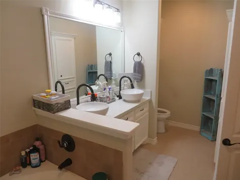 422 E Hunting Tower Run Conroe TX 77316