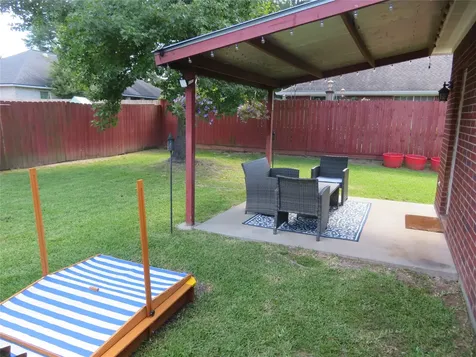 422 E Hunting Tower Run Conroe TX 77316