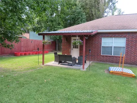 422 E Hunting Tower Run Conroe TX 77316
