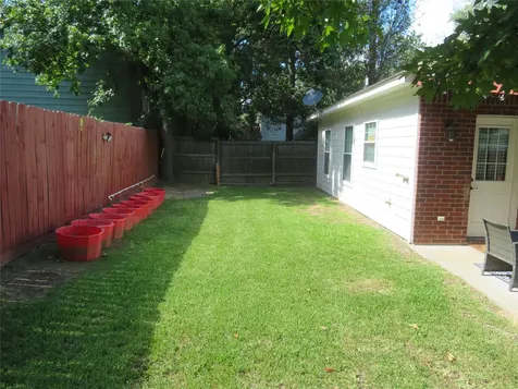 422 E Hunting Tower Run Conroe TX 77316